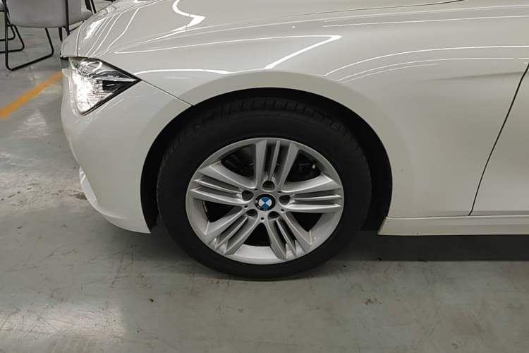 Used BMW 3 Series 2017 320Li Fashion Model Left Front Wheel Hub