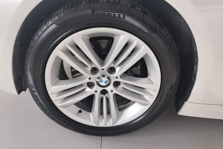 Used BMW 3 Series 2017 320Li Fashion Model Left Front Wheel Hub