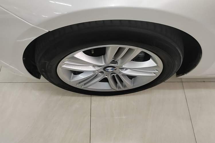 Used BMW 3 Series 2017 320Li Fashion Model Left Front Wheel Hub
