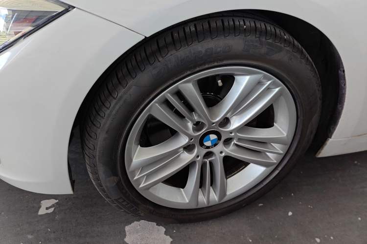 Used BMW 3 Series 2017 320Li Fashion Model Left Front Wheel Hub
