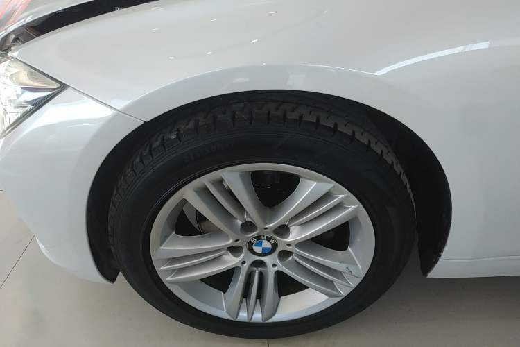 Used BMW 3 Series 2017 320Li xDrive Fashion Model Left Front Wheel Hub