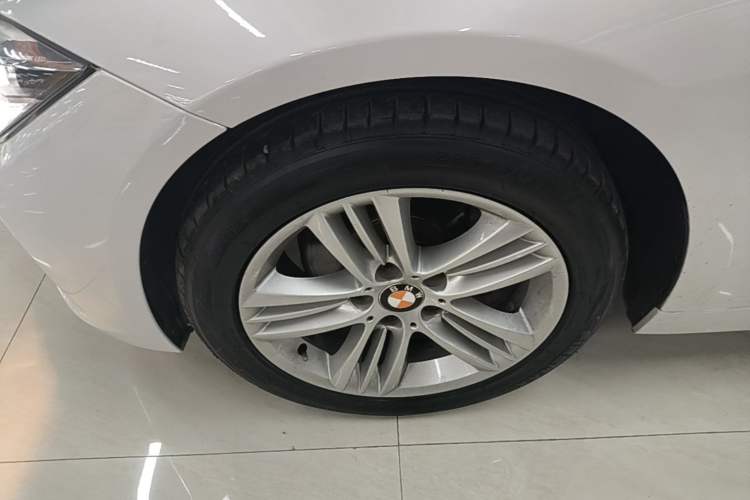 Used BMW 3 Series 2017 320Li xDrive Fashion Model Left Front Wheel Hub