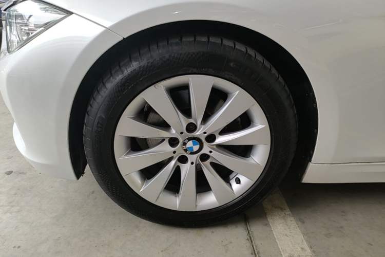 Used BMW 3 Series 2017 318Li Fashion Model Left Front Wheel Hub