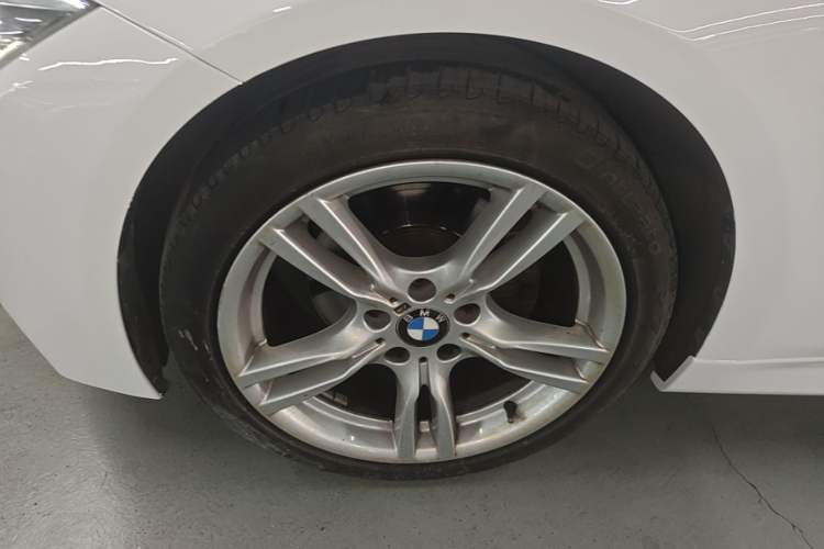 Used BMW 3 Series 2017 320Li M Sport Edition Left Front Wheel Hub