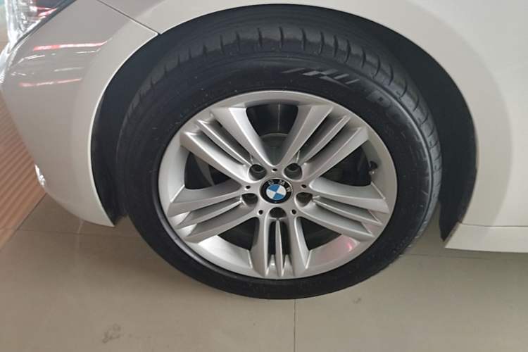 Used BMW 3 Series 2017 320Li Fashion Model Left Front Wheel Hub