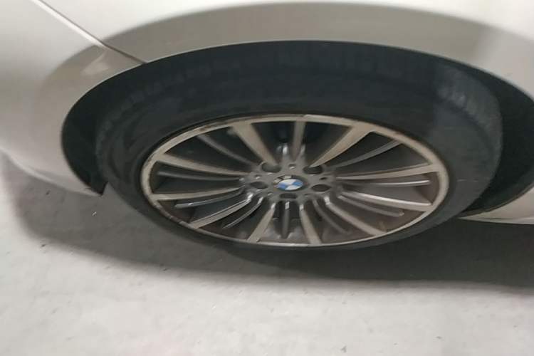 Used BMW 3 Series 2017 320Li Luxury Design Package Left Front Wheel Hub