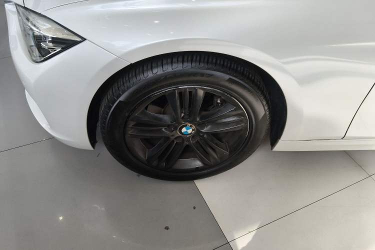 Used BMW 3 Series 2017 320Li Fashion Model Left Front Wheel Hub