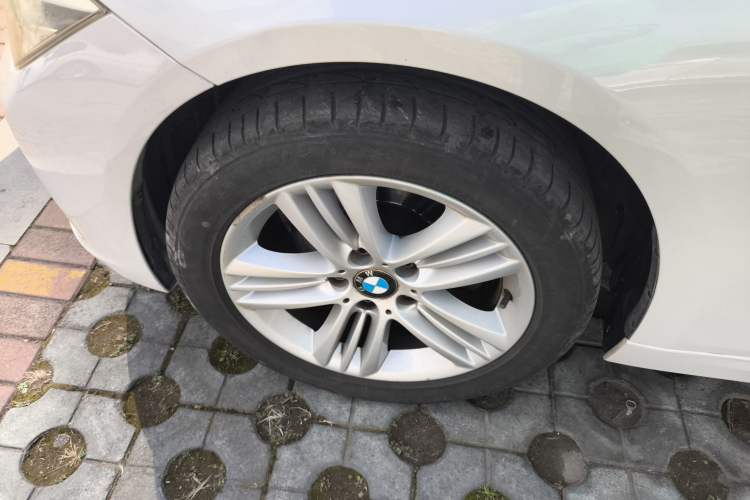 Used BMW 3 Series 2017 320Li xDrive Fashion Model Left Front Wheel Hub