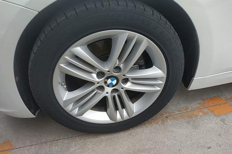 Used BMW 3 Series 2017 320Li Fashion Model Left Front Wheel Hub