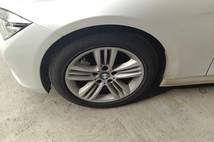 Used BMW 3 Series 2017 320Li Fashion Model Left Front Wheel Hub