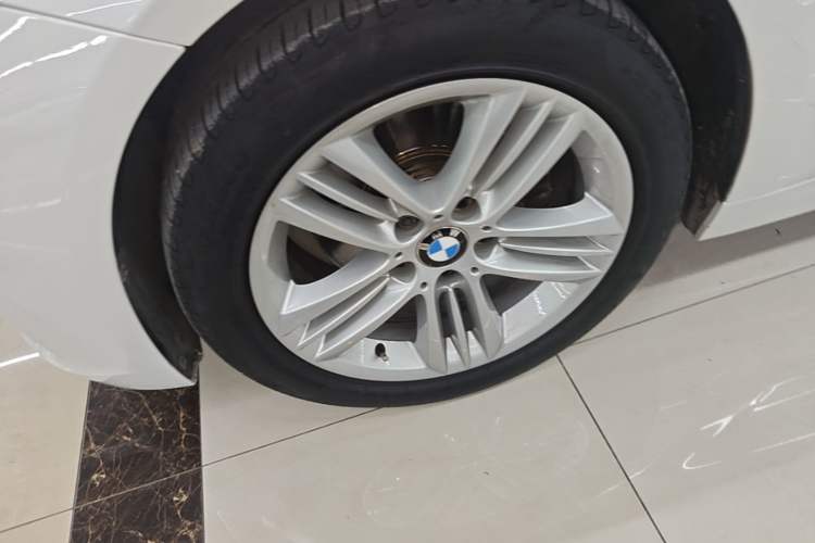 Used BMW 3 Series 2017 320Li Fashion Model Left Front Wheel Hub