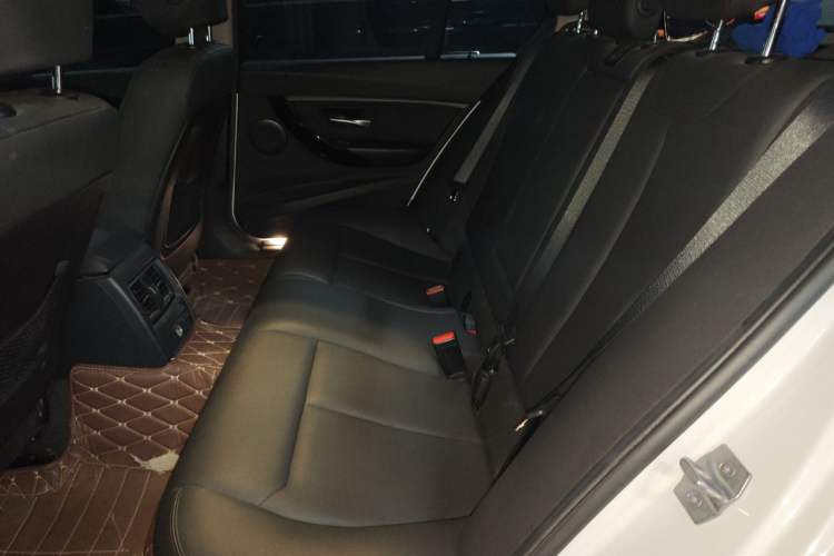 Used BMW 3 Series 2017 318i Fashion Model Left Rear Seat