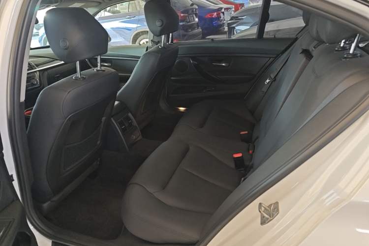 Used BMW 3 Series 2017 320Li Fashion Model Left Rear Seat