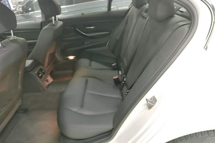 Used BMW 3 Series 2017 320Li Fashion Model Left Rear Seat