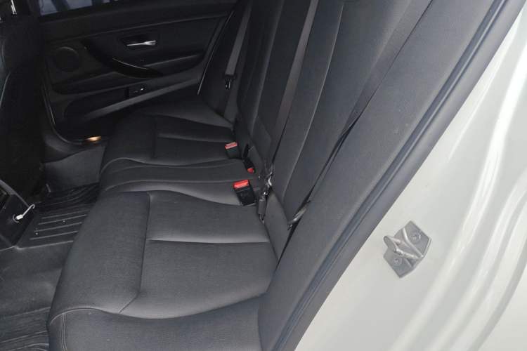Used BMW 3 Series 2017 320Li Fashion Model Left Rear Seat