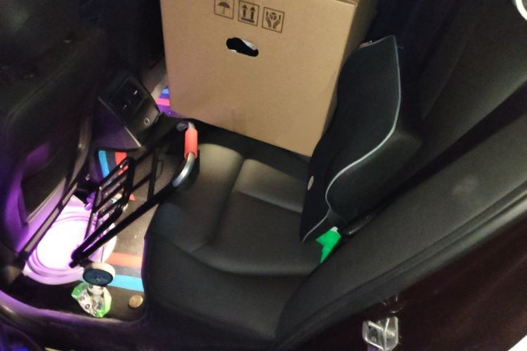 Used BMW 3 Series 2017 320Li Fashion Model Left Rear Seat