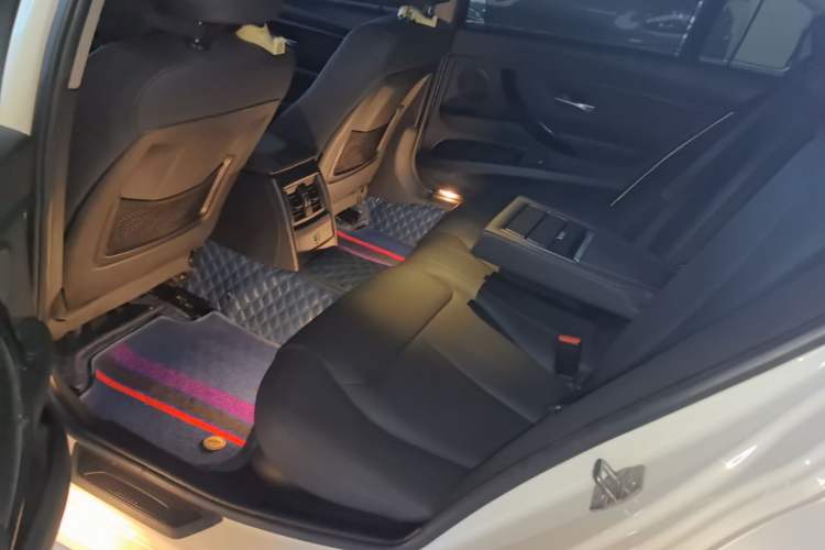 Used BMW 3 Series 2017 320Li Fashion Model Left Rear Seat