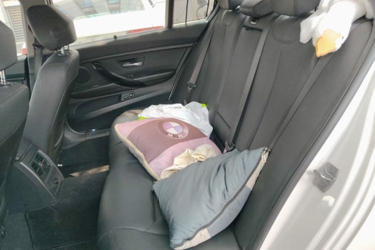 Used BMW 3 Series 2017 320Li Fashion Model Left Rear Seat