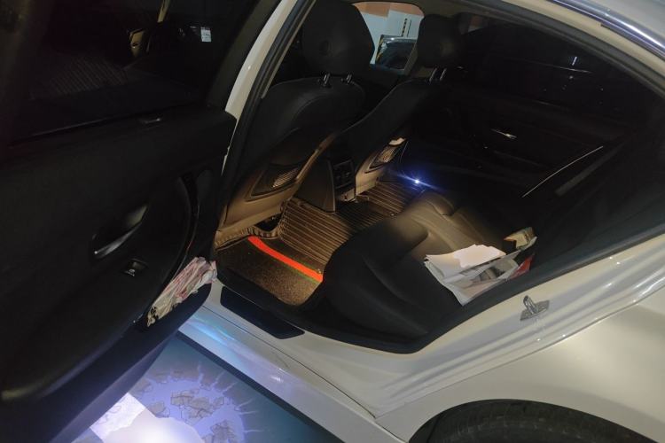 Used BMW 3 Series 2017 320Li Fashion Model Left Rear Seat