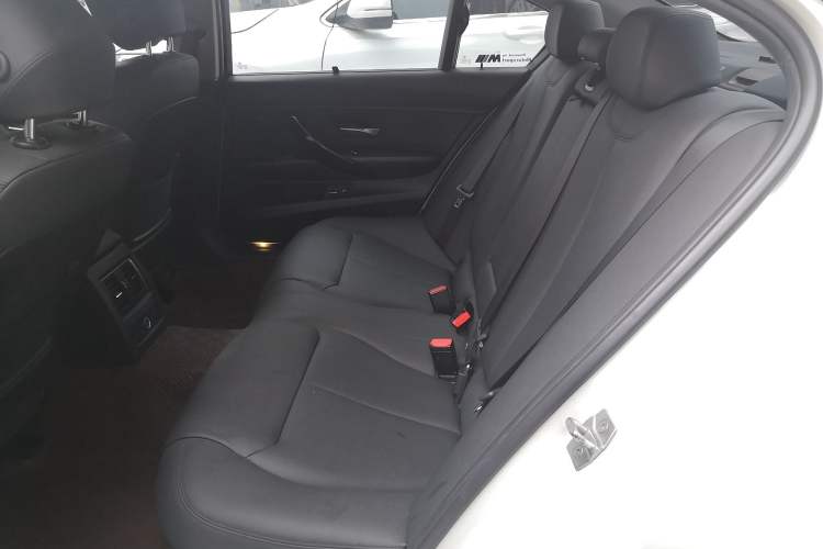 Used BMW 3 Series 2017 320Li Fashion Model Left Rear Seat
