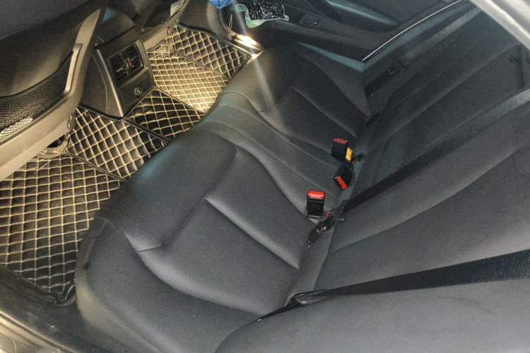 Used BMW 3 Series 2017 320Li Fashion Model Left Rear Seat