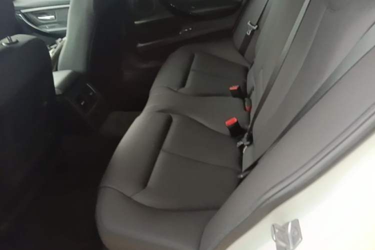 Used BMW 3 Series 2017 320Li Fashion Model Left Rear Seat