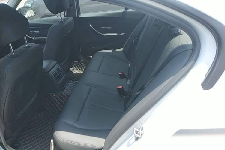 Used BMW 3 Series 2017 318i Fashion Model Left Rear Seat