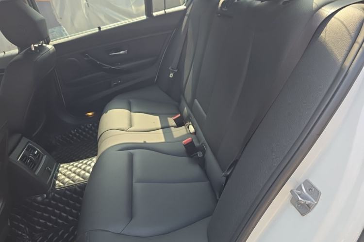 Used BMW 3 Series 2017 318Li Fashion Model Left Rear Seat