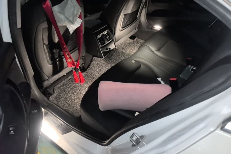 Used BMW 3 Series 2017 320Li Fashion Model Left Rear Seat