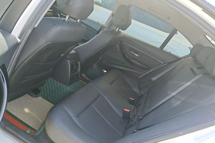 Used BMW 3 Series 2017 318i Fashion Model Left Rear Seat