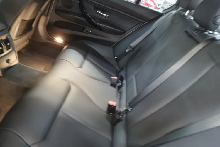 Used BMW 3 Series 2017 320Li Fashion Model Left Rear Seat