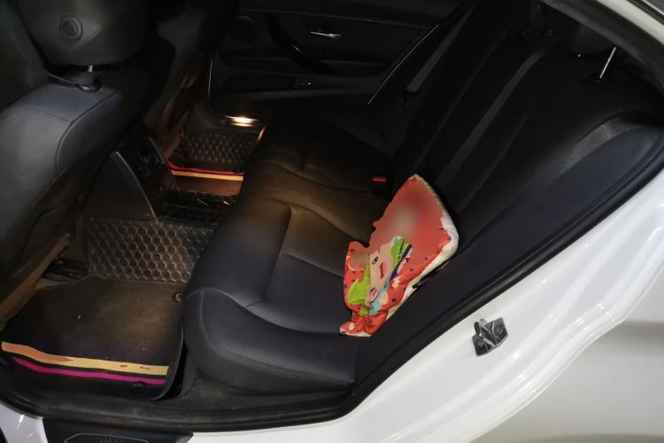 Used BMW 3 Series 2017 320Li Fashion Model Left Rear Seat