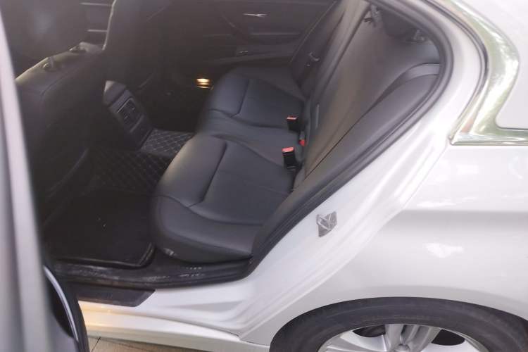 Used BMW 3 Series 2017 320Li Fashion Model Left Rear Seat