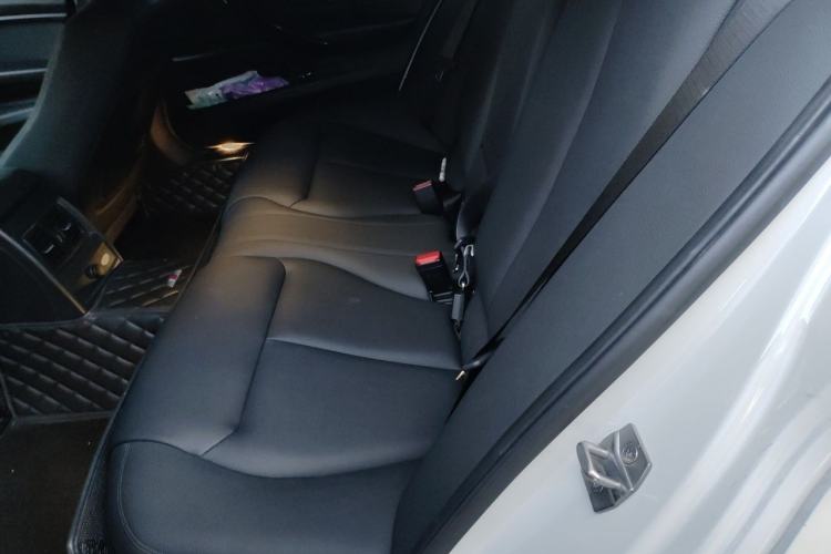 Used BMW 3 Series 2017 320Li Fashion Model Left Rear Seat