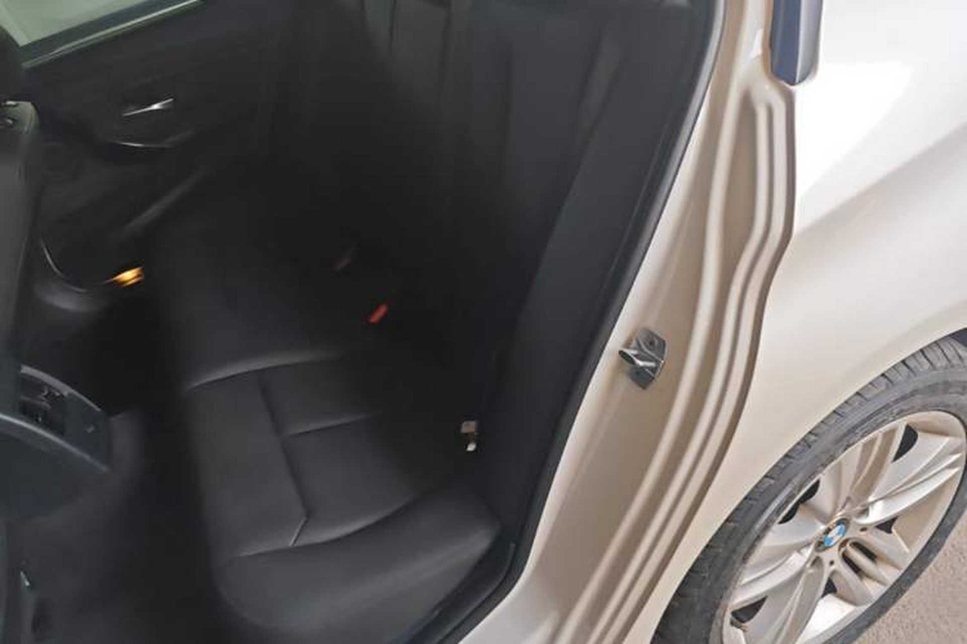 Used BMW 3 Series 2017 318i Fashion Model Left Rear Seat