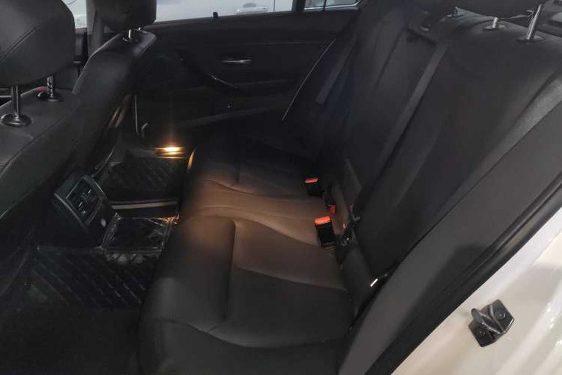 Used BMW 3 Series 2017 320Li Fashion Model Left Rear Seat