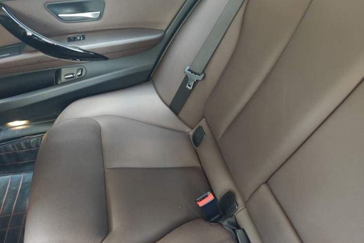 Used BMW 3 Series 2017 320Li Fashion Model Left Rear Seat