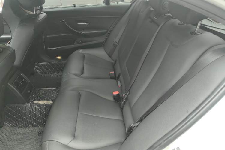 Used BMW 3 Series 2017 320Li Fashion Model Left Rear Seat