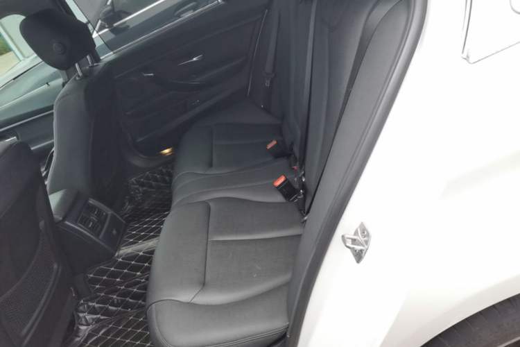 Used BMW 3 Series 2017 318Li Fashion Model Left Rear Seat