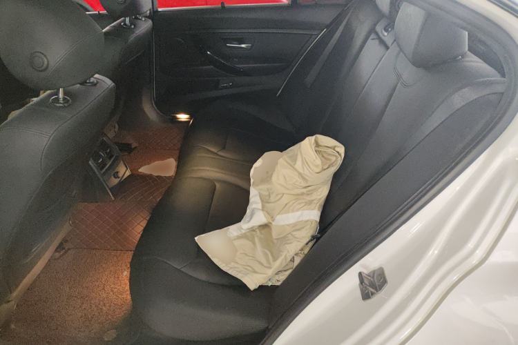 Used BMW 3 Series 2017 320Li Fashion Model Left Rear Seat