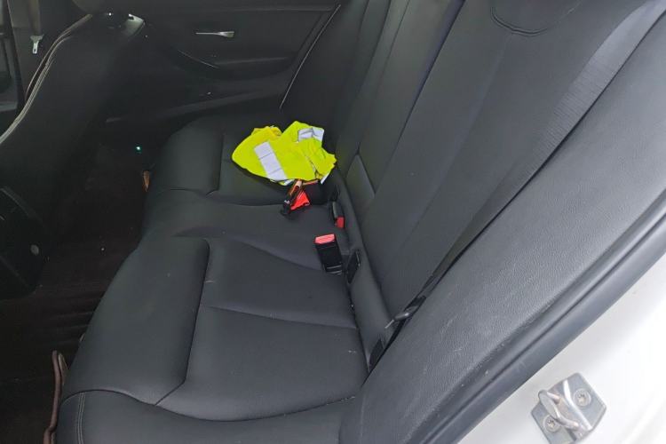 Used BMW 3 Series 2017 318Li Fashion Model Left Rear Seat