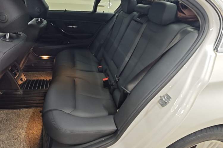 Used BMW 3 Series 2017 320Li Fashion Model Left Rear Seat