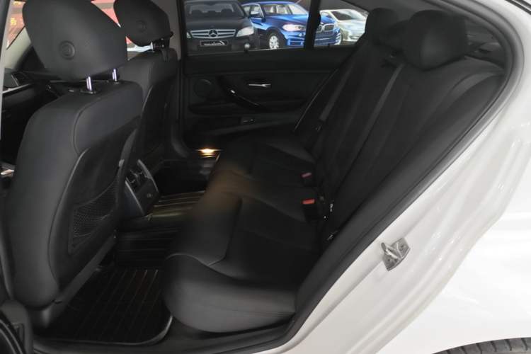 Used BMW 3 Series 2017 320Li Fashion Model Left Rear Seat