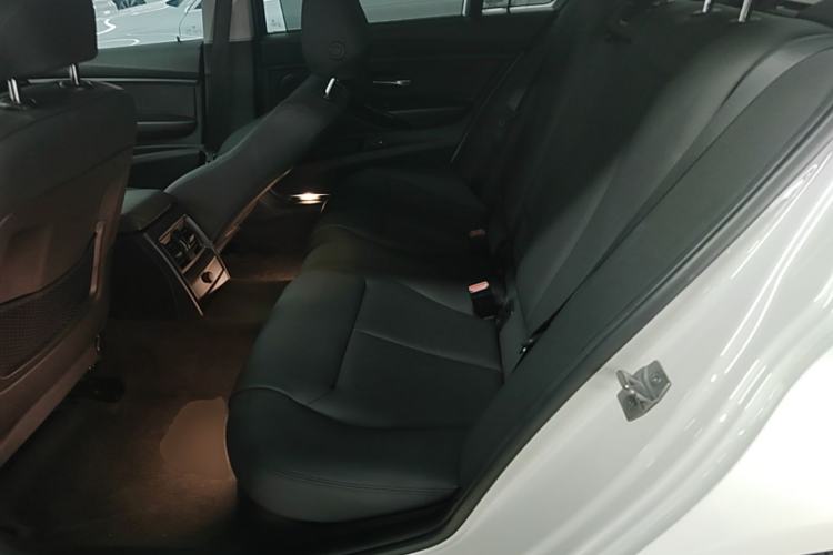 Used BMW 3 Series 2017 320Li Fashion Model Left Rear Seat