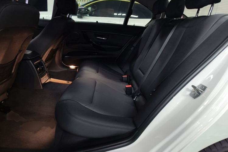 Used BMW 3 Series 2017 320Li Fashion Model Left Rear Seat