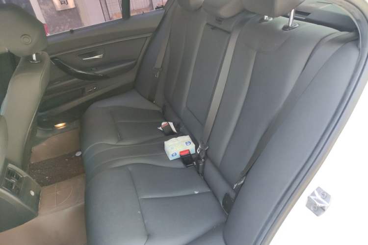 Used BMW 3 Series 2017 320Li Fashion Model Left Rear Seat