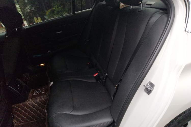 Used BMW 3 Series 2017 320Li Fashion Model Left Rear Seat