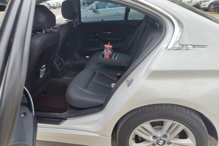 Used BMW 3 Series 2017 320Li Fashion Model Left Rear Seat
