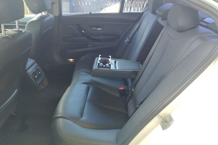 Used BMW 3 Series 2017 320Li Fashion Model Left Rear Seat