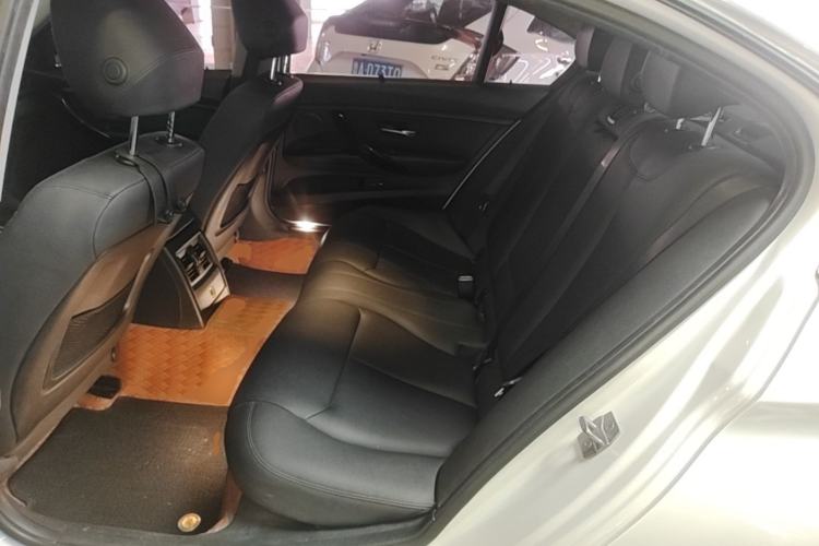 Used BMW 3 Series 2017 318Li Fashion Model Left Rear Seat